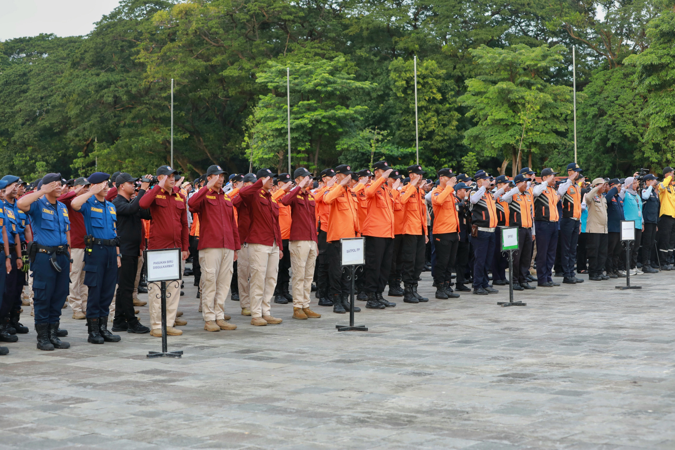 6-gub apel perdana.jpg