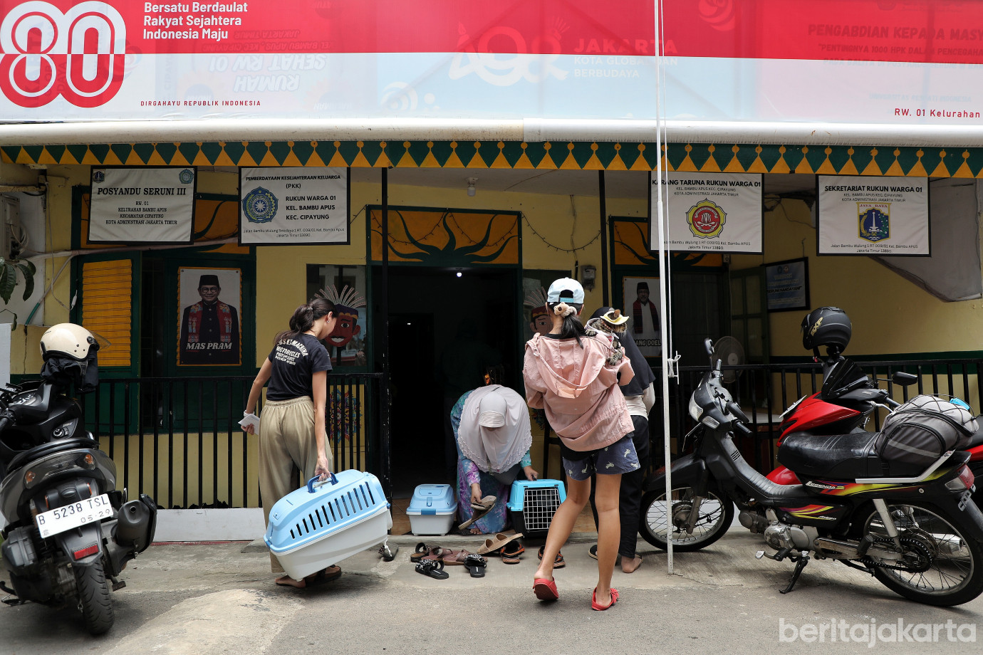 8.Vaksinasi Rabies di Bambu Apus.jpg