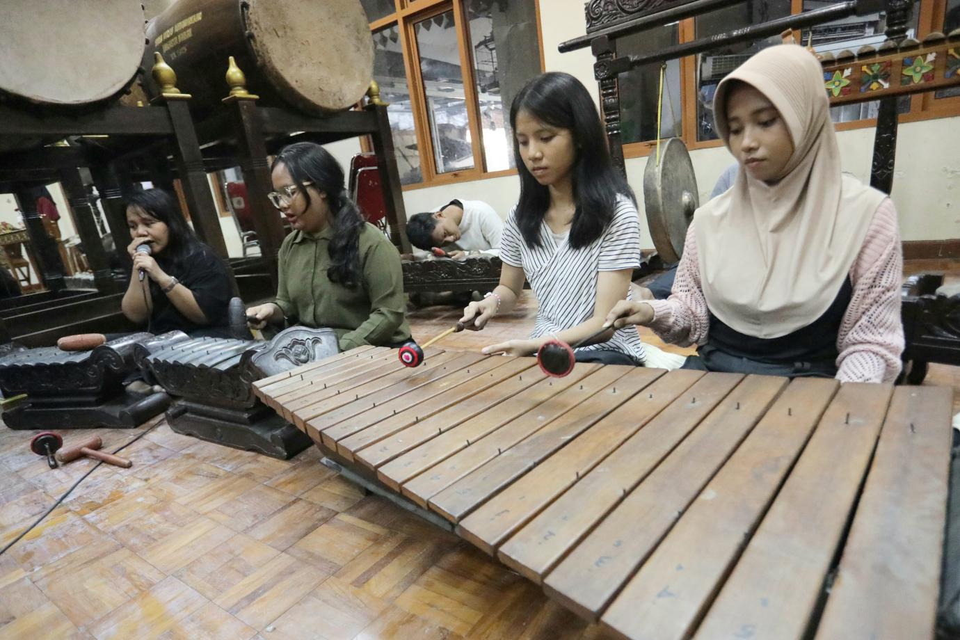 1 Sudinbud Jajabar Gelar Pelatihan Seni Musik Nusantara_1.jpg