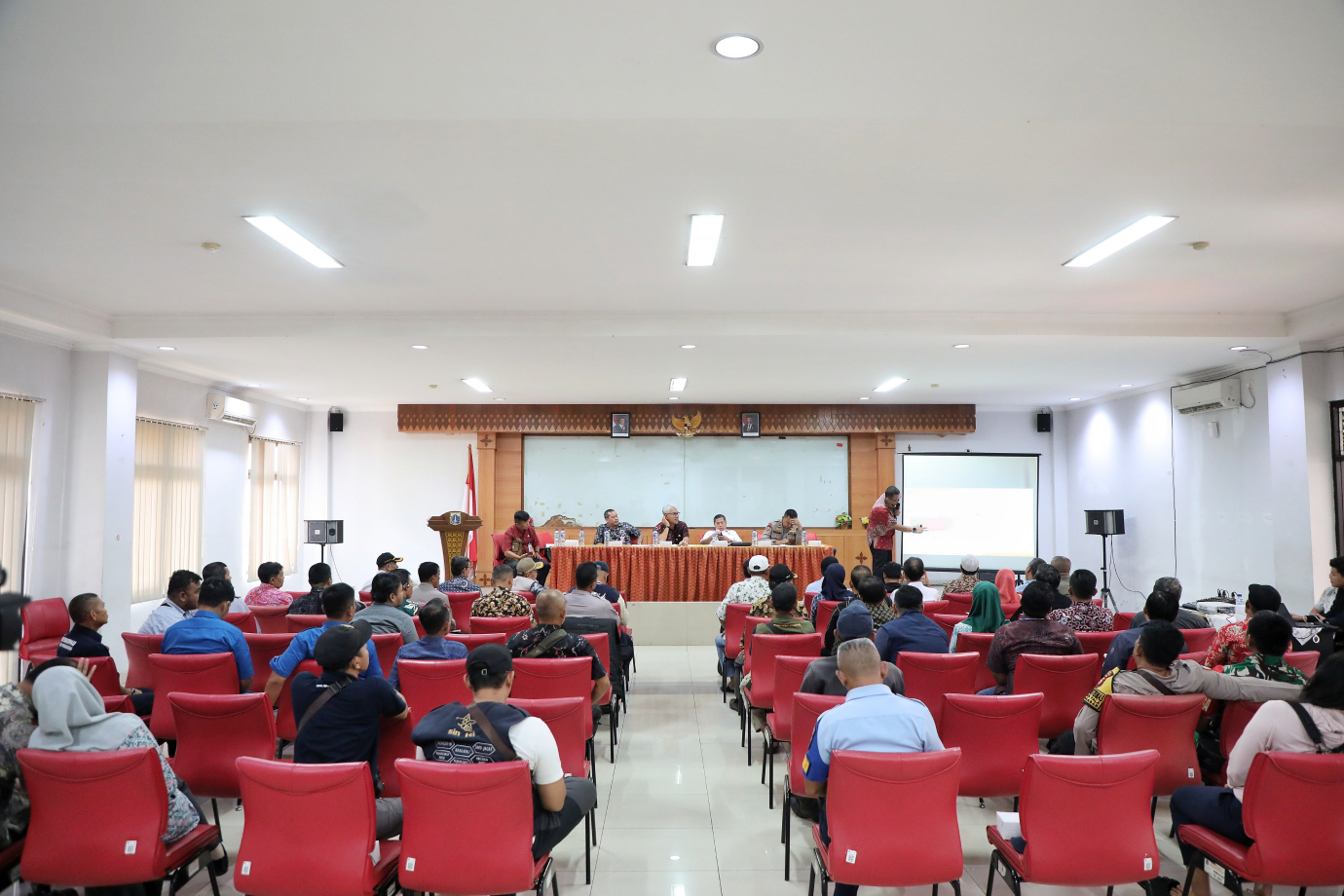 1.Sudin Bina Marga Jaktim Gelar Sosialisasi Pembangunan Jembatan di Makasar.jpg