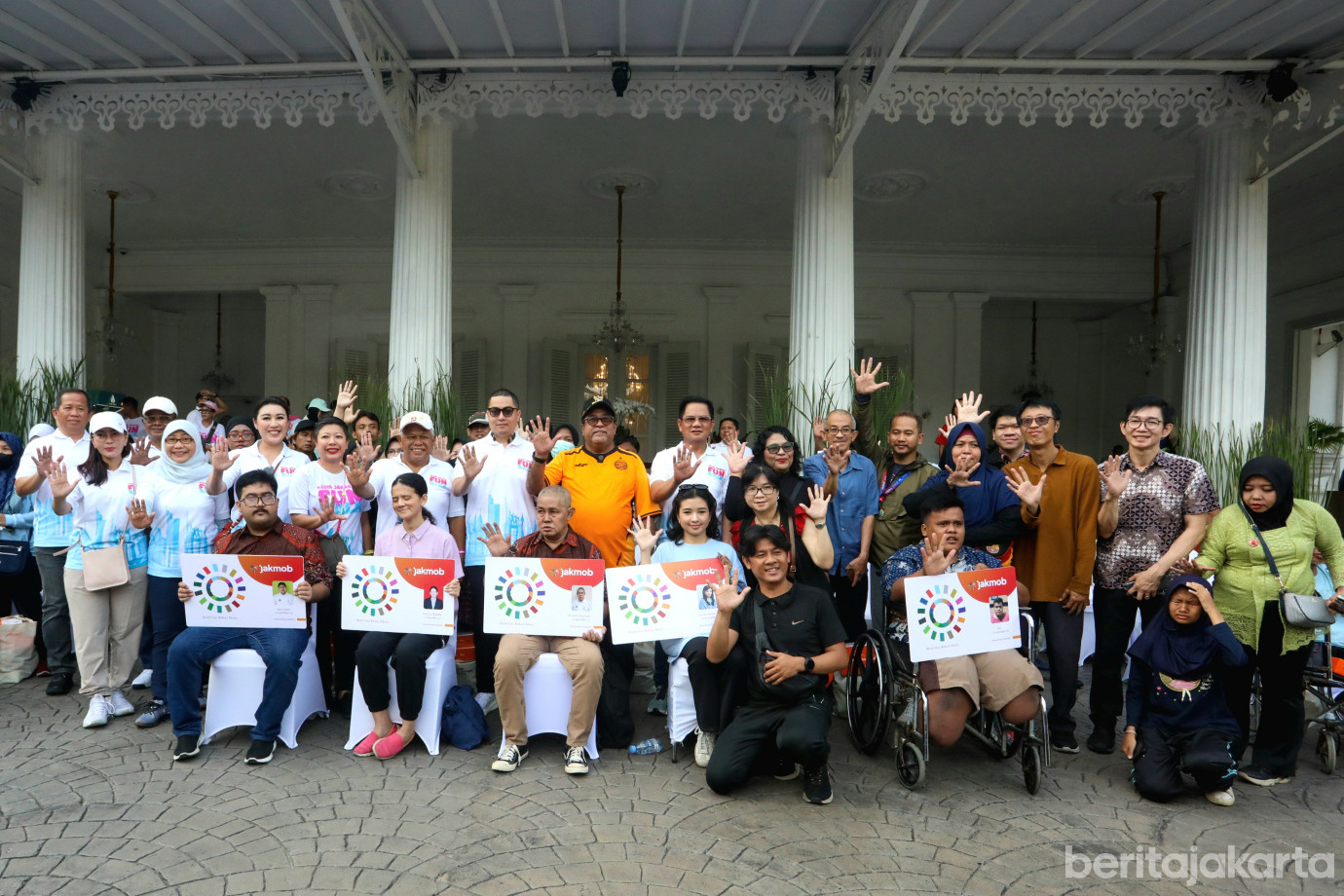 5 Pemprov DKI Jakarta bagikan 146 KLG Transportasi Disabilitas_5.jpg