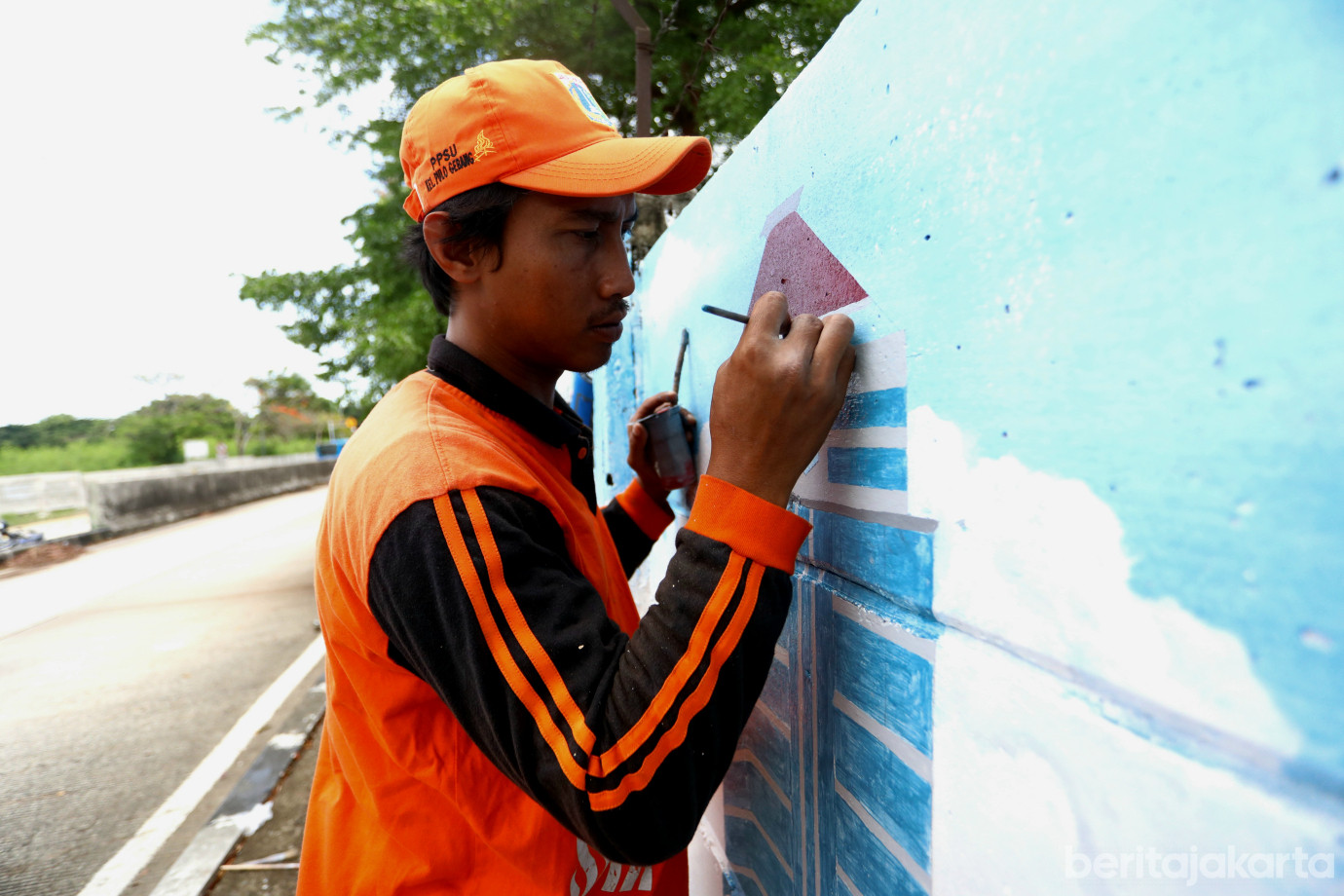 4 PPSU Pulo Gebang Percantik Jalan Sentra Primer Timur Dengan Mural_4.jpg