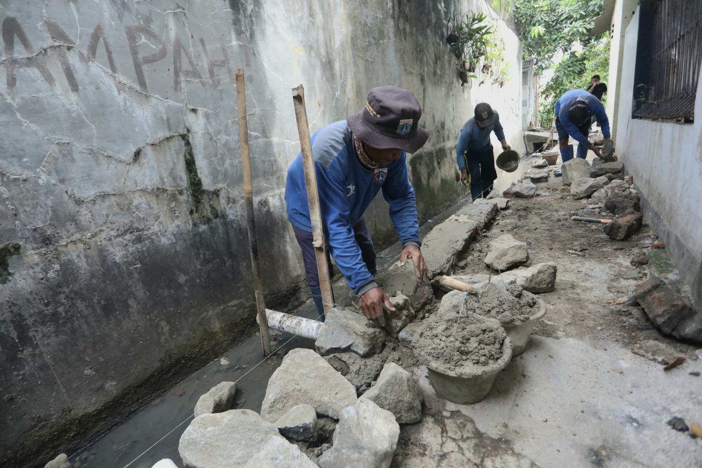 6 Satpel SDA Cilincing Perbaiki Saluran_6.jpg