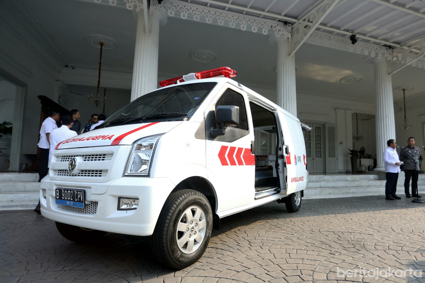 5 Pemprov DKI Jakarta Terima Ambulans Listrik dari Yayasan LINE_6.jpg