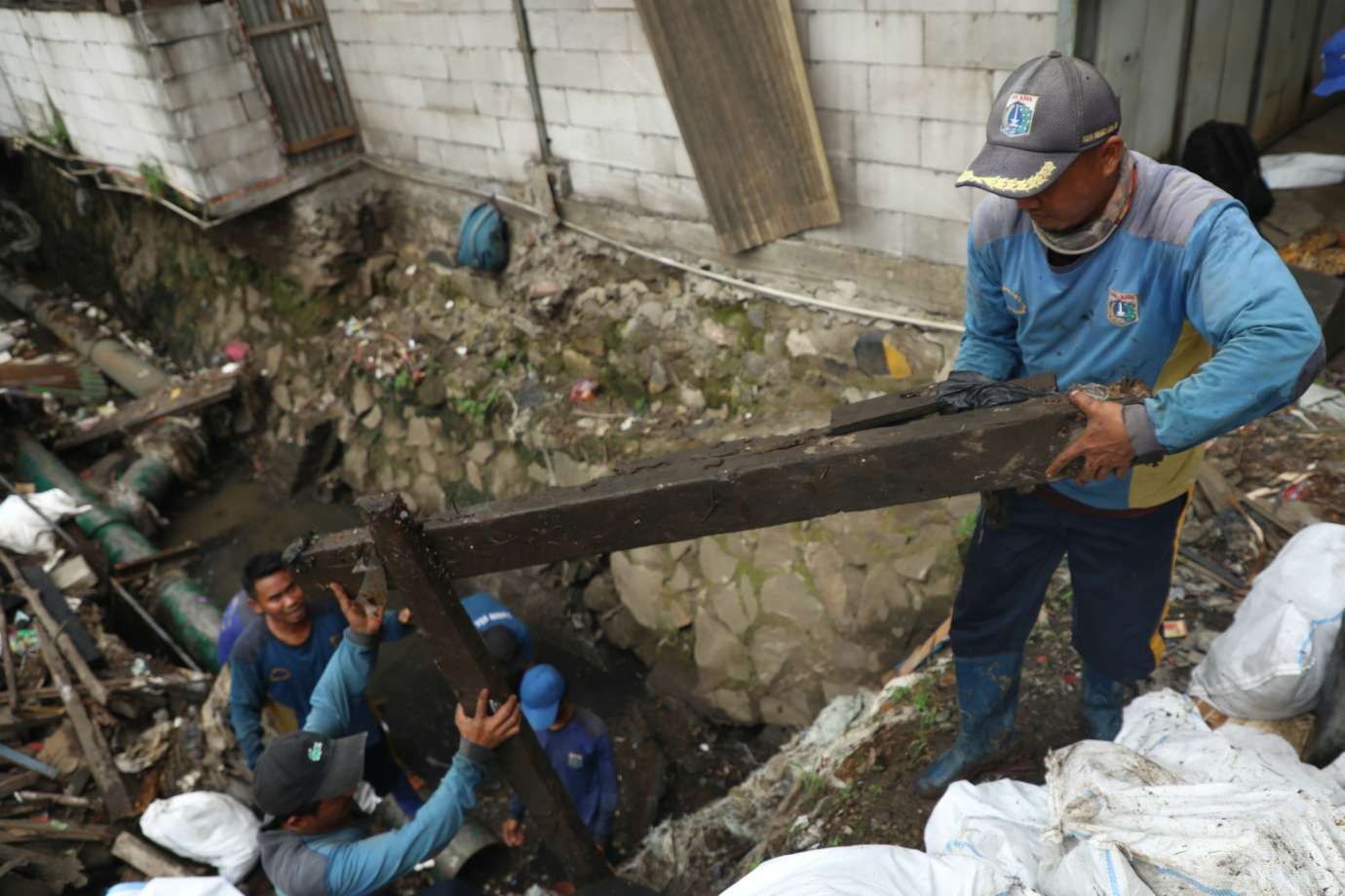 5 Pembersihan Kali PHB Cakung Drain_5.jpg