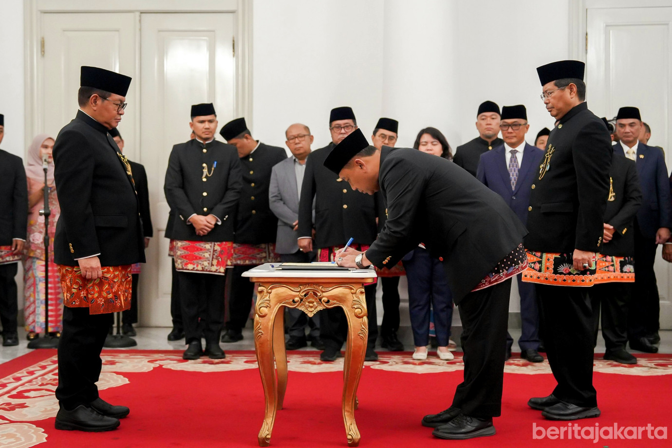 4pelantikan Uus Sekda.jpg