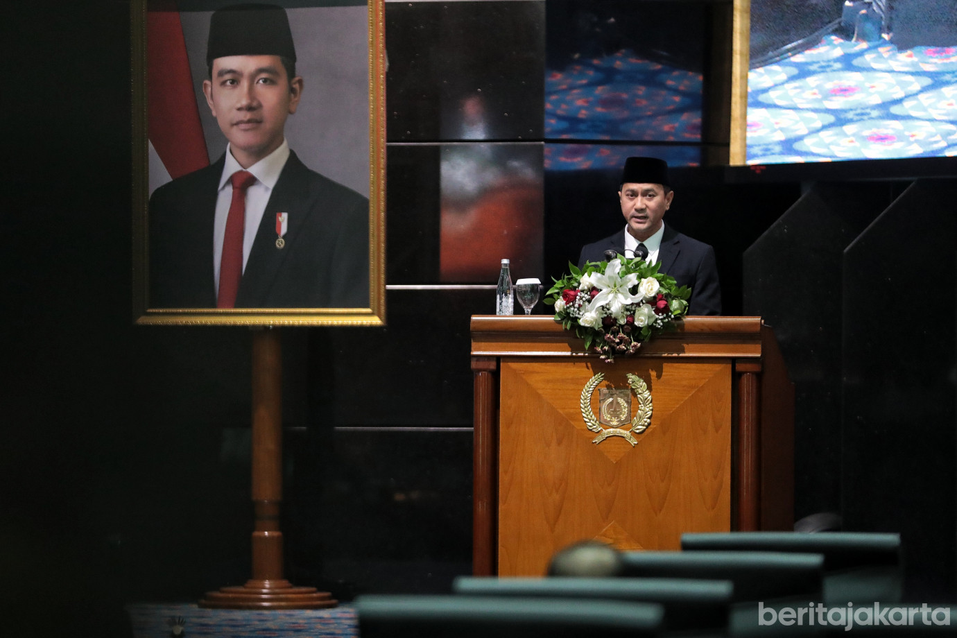 3.Wagub Hadiri Rapat Paripurna (1).jpg