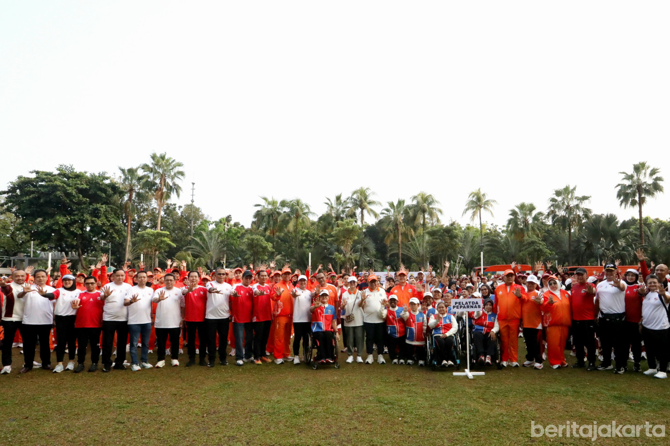 6 Gubernur Hadiri Apel Hari Olahraga_6.jpg