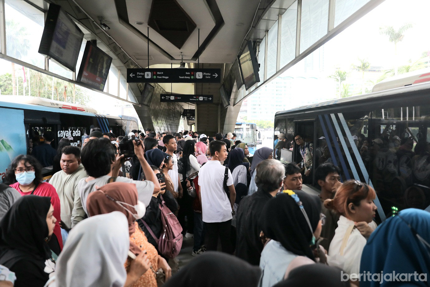 08 Transportasi Jakarta-8.jpg
