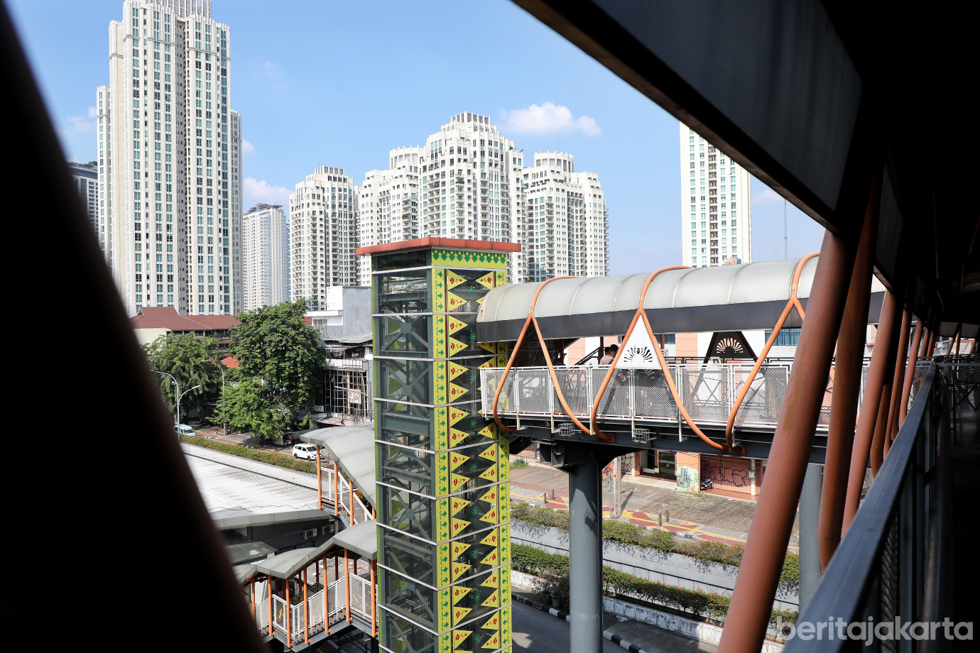 4.Lift Skywalk Kebayoran Lama Kembali Beroperasi Setelah Perbaikan Teknis.jpg