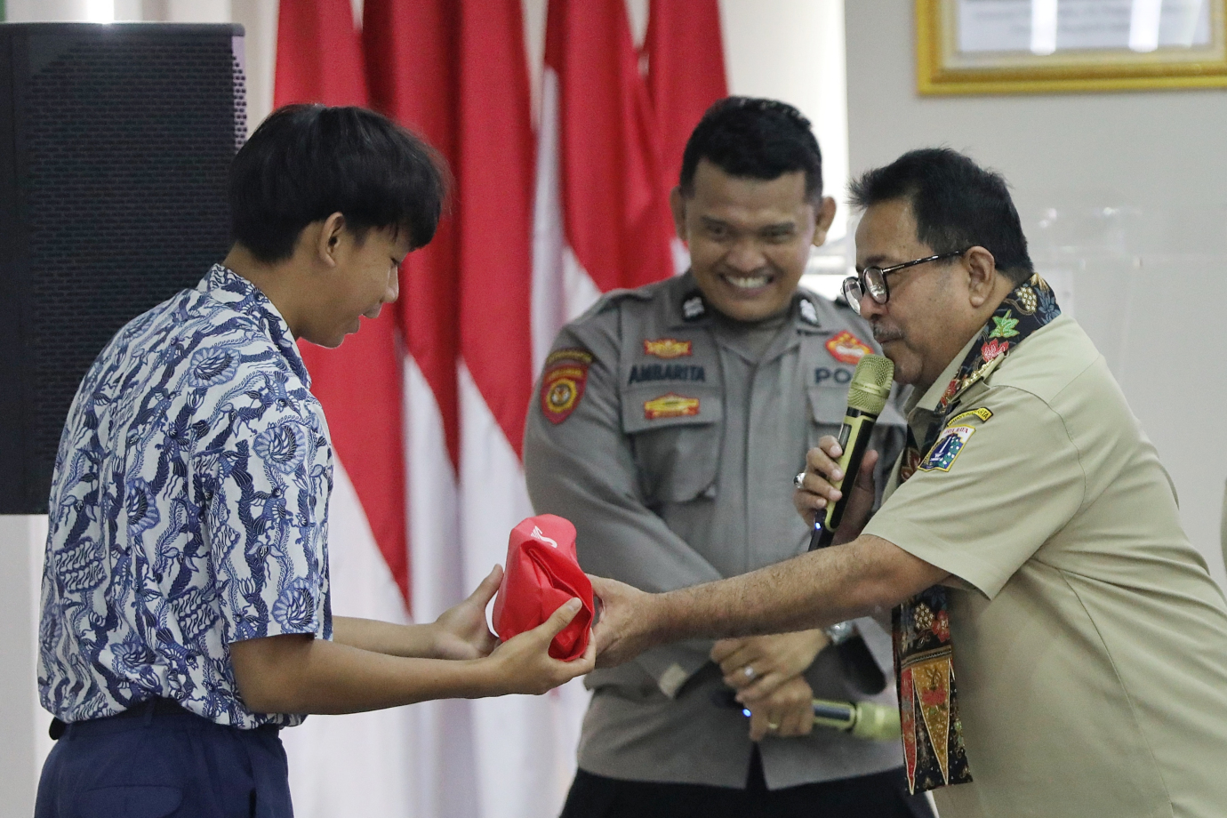 3.Rano Karno Tinjau Pelaksanaan MPLS di SMAN 6 Jakarta.jpg