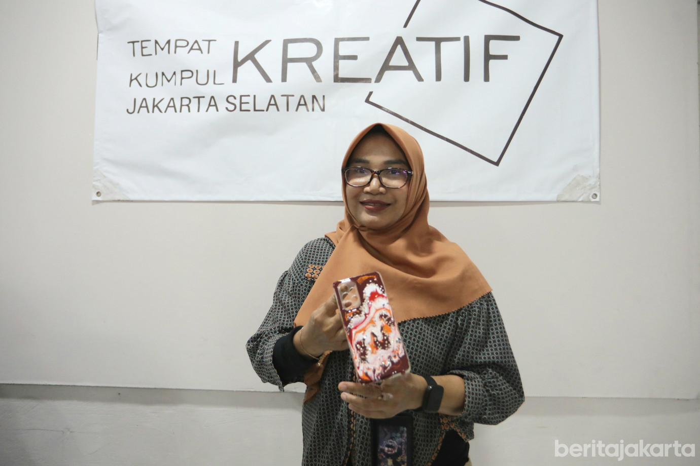 6 Sudin PPUPKM Jaksel Gelar Pelatihan Resin Phone Case_6.jpg