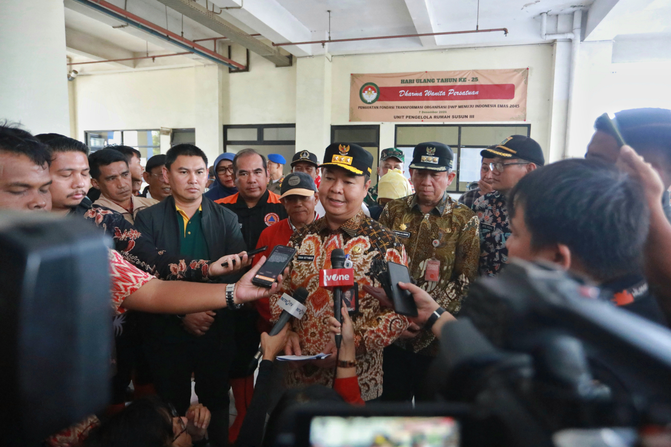 8 pj tinjau semper barat.jpg