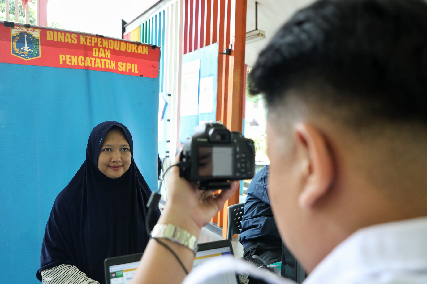 3.210 Warga Srengseng Sawah Manfaatkan Layanan Jemput Bola Adminduk .jpg