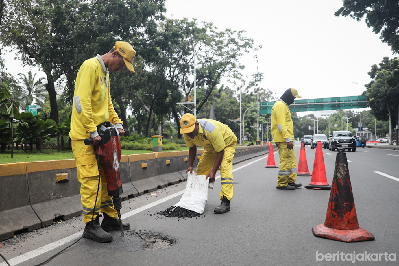 Jalan Rusak Jakpus-3.jpg