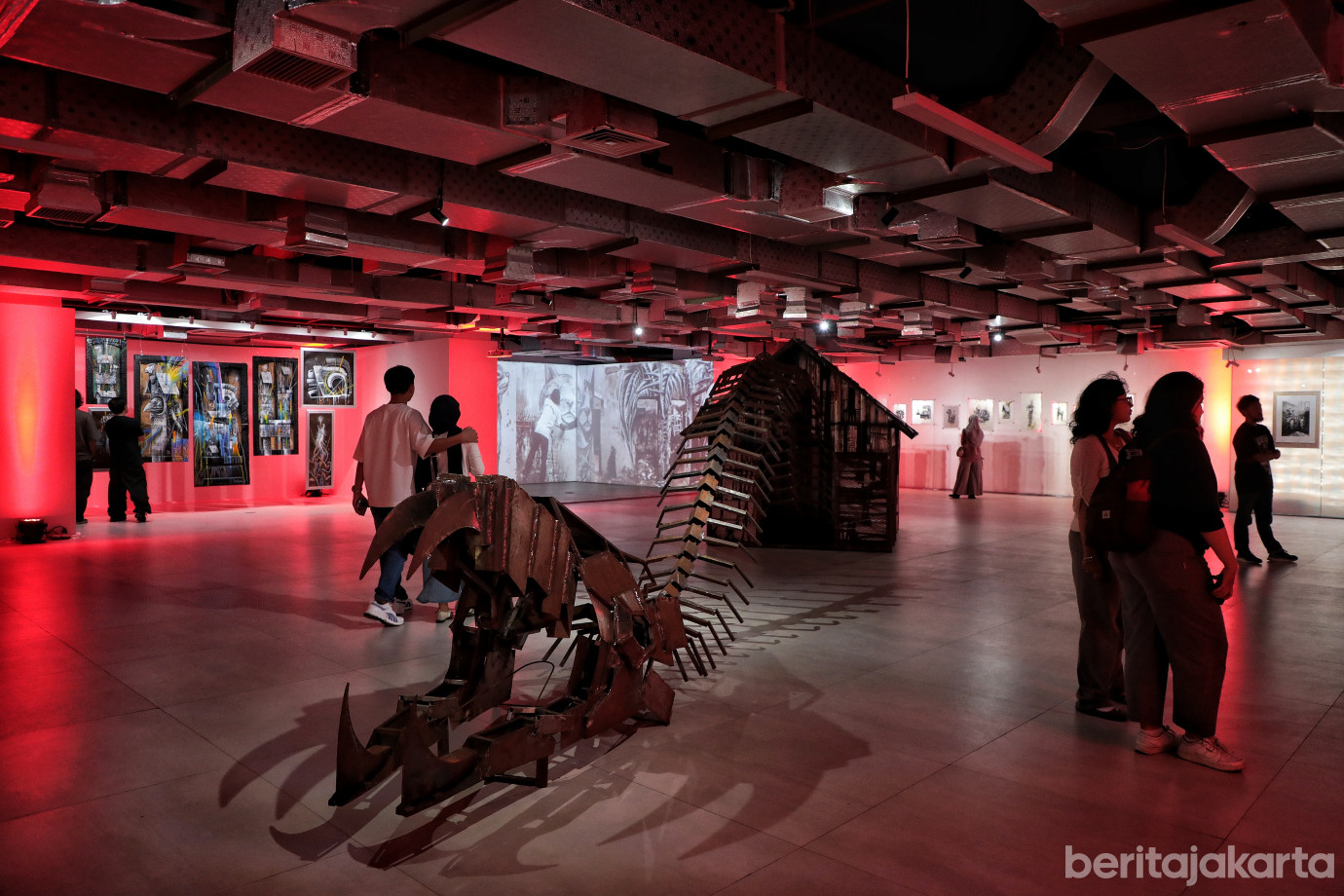 1.Melihat Pameran Seni Bertajuk _Pinata_ Karya Herzven.jpg