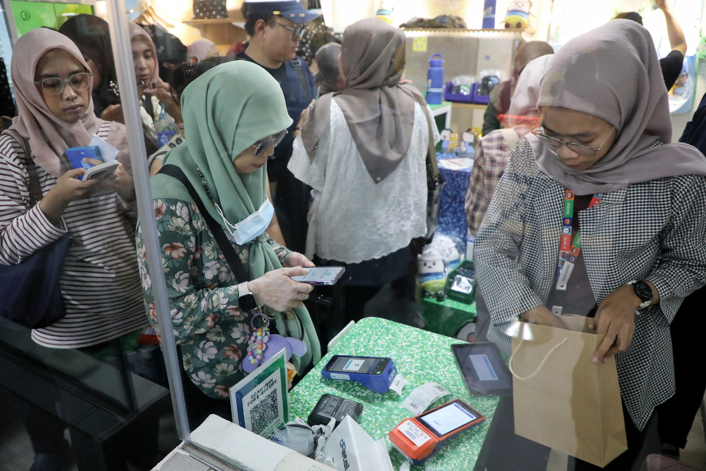 6.MRT Merch Market Disambut Antusias Masyarakat.jpg