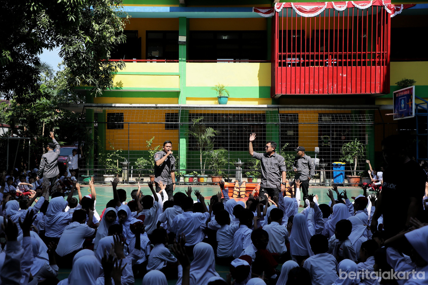 1.BPBD DKI Sosialisasikan Kesiapsiagaan Bencana di SDN Lenteng Agung 07.jpg