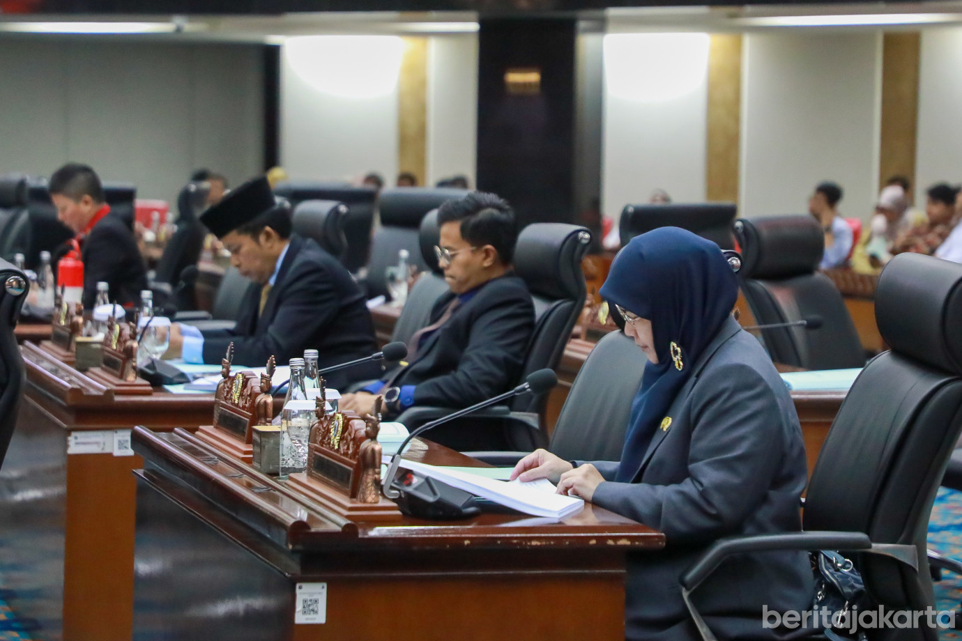 6paripurna pandangan fraksi2 raperda.jpg