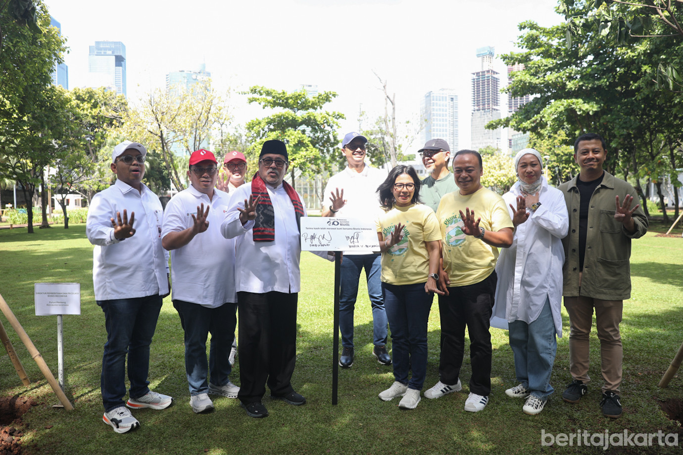 Wagub Tanam Pohon-1.jpg