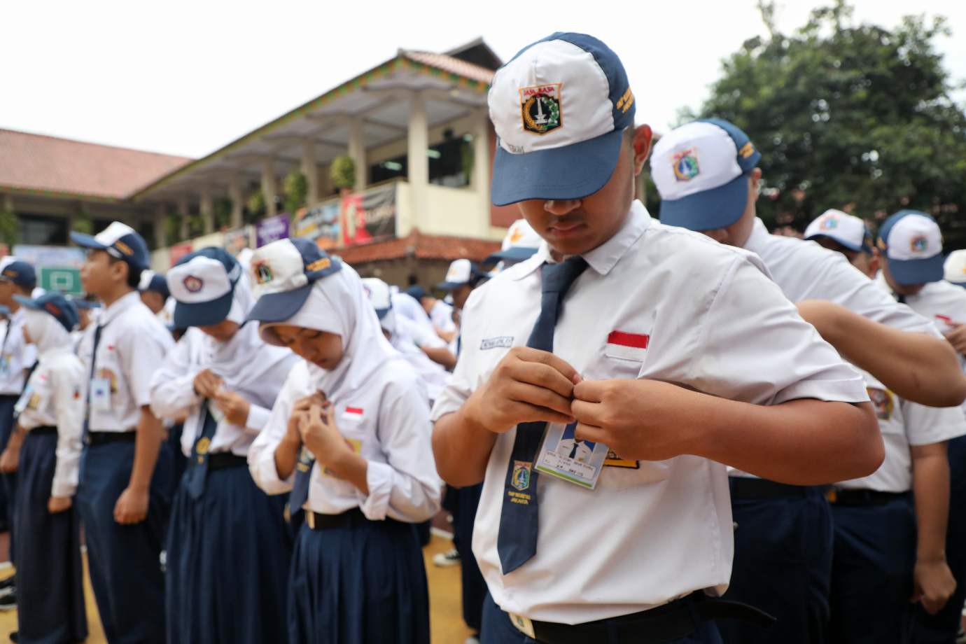 6.Hari Pertama Sekolah, Munjirin Pimpin Apel di SMAN 39 .jpg