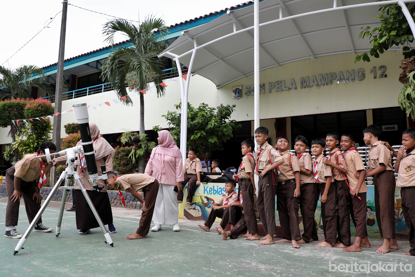 1.Astronomi Goes To School .jpg