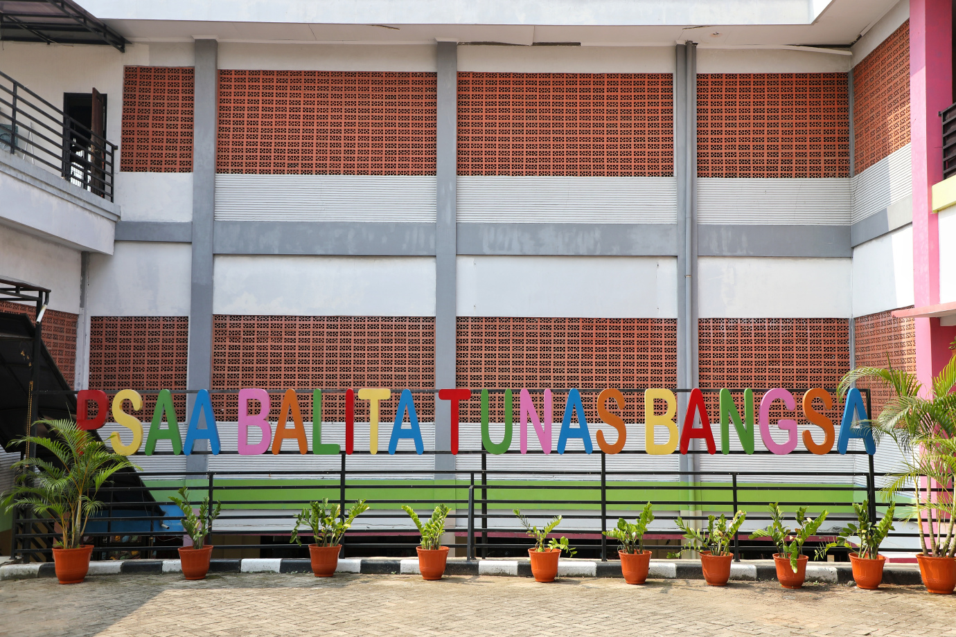 6.Ikatan Adhyaksa Dharmakarini Berikan Bansos ke Dua Panti di Cipayung .jpg