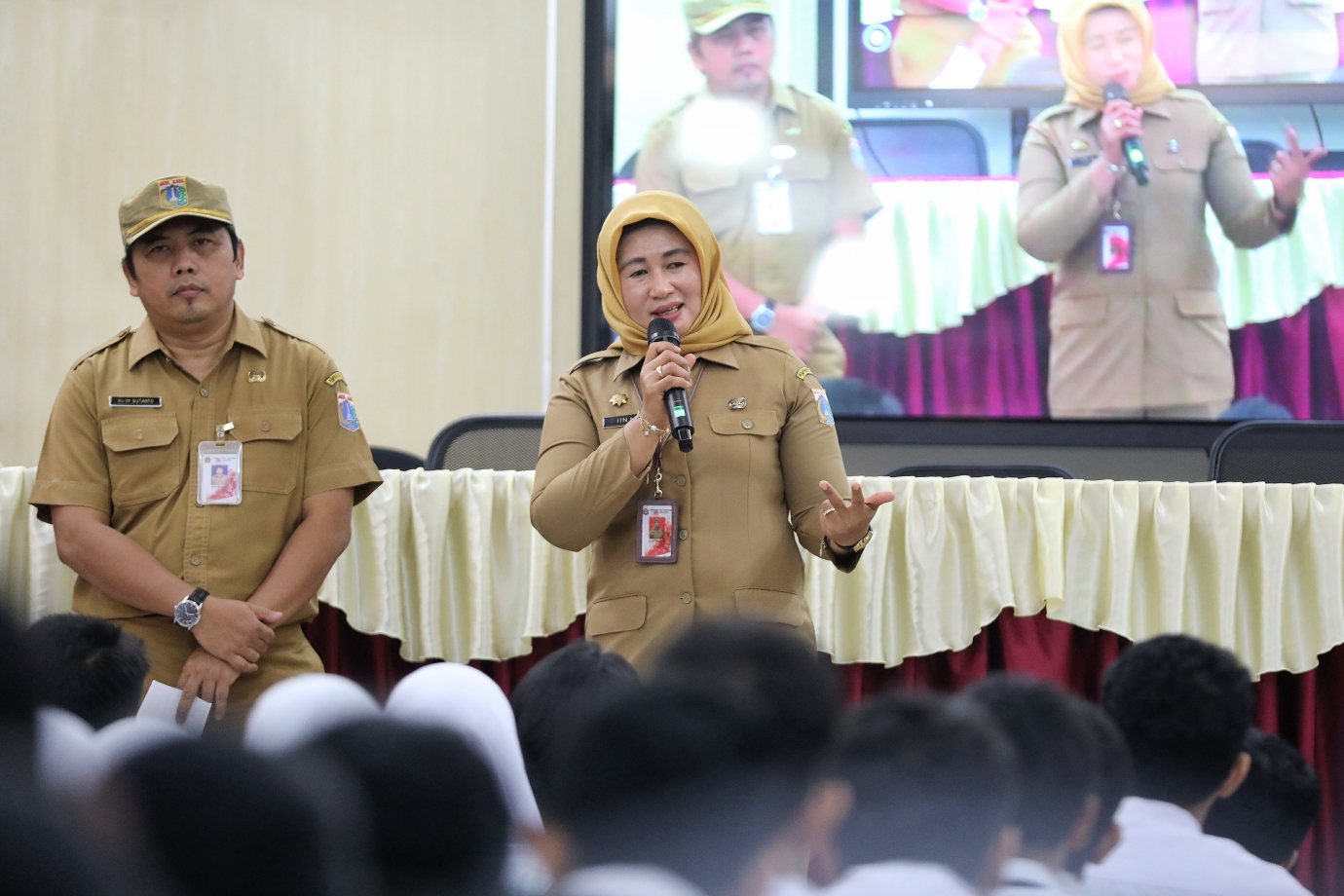 1.Dinas PPAPP DKI, Sosialisasikan Stop Bullying di SMAN 39 .jpg