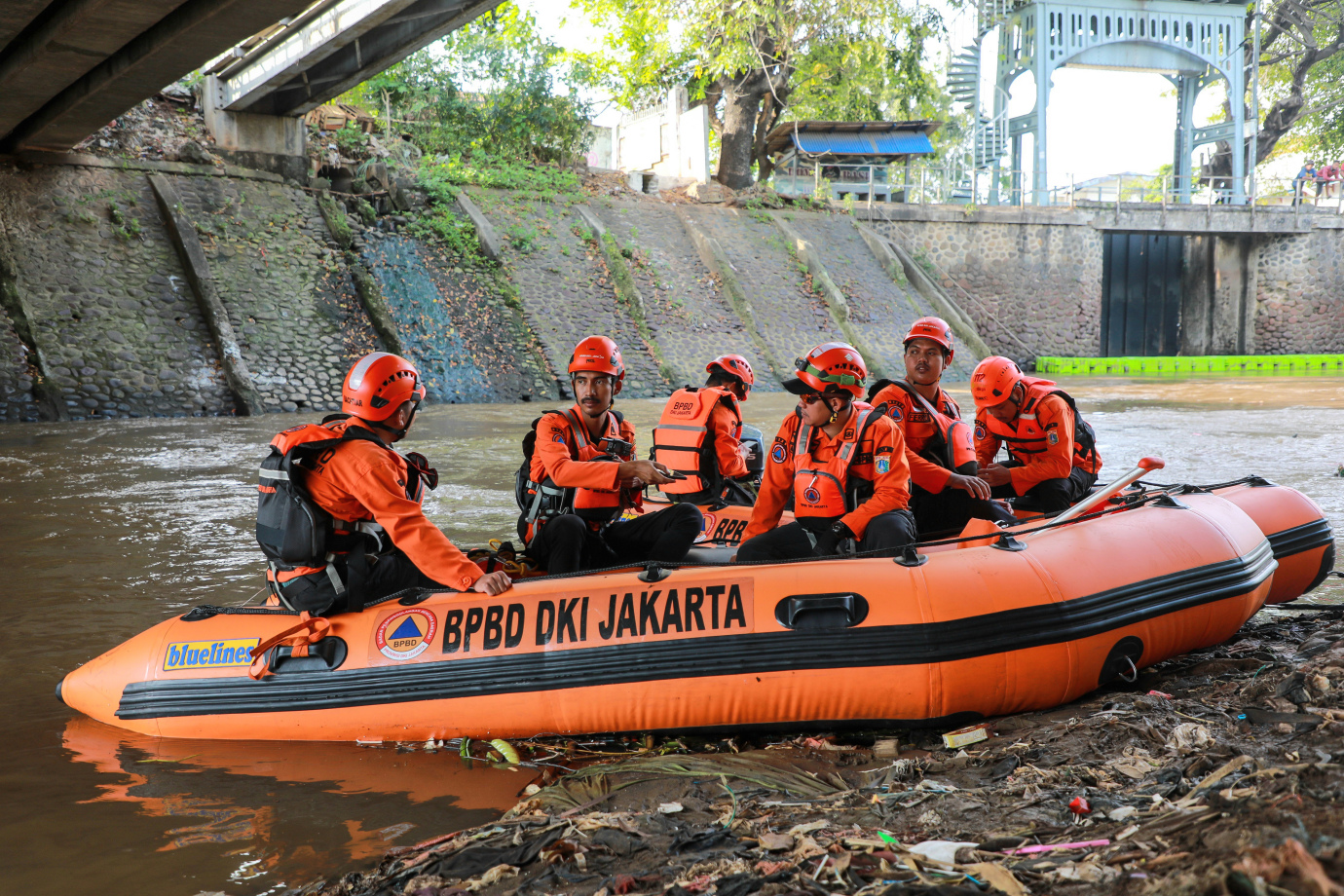 3-2gubsusursungai.jpg