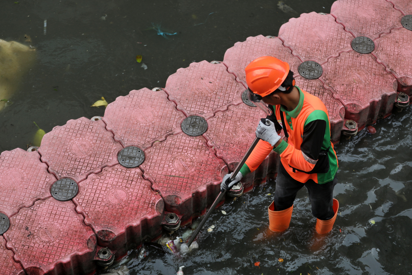 5.Penanganan Sampah Saluran Sodetan Kalibata.jpg