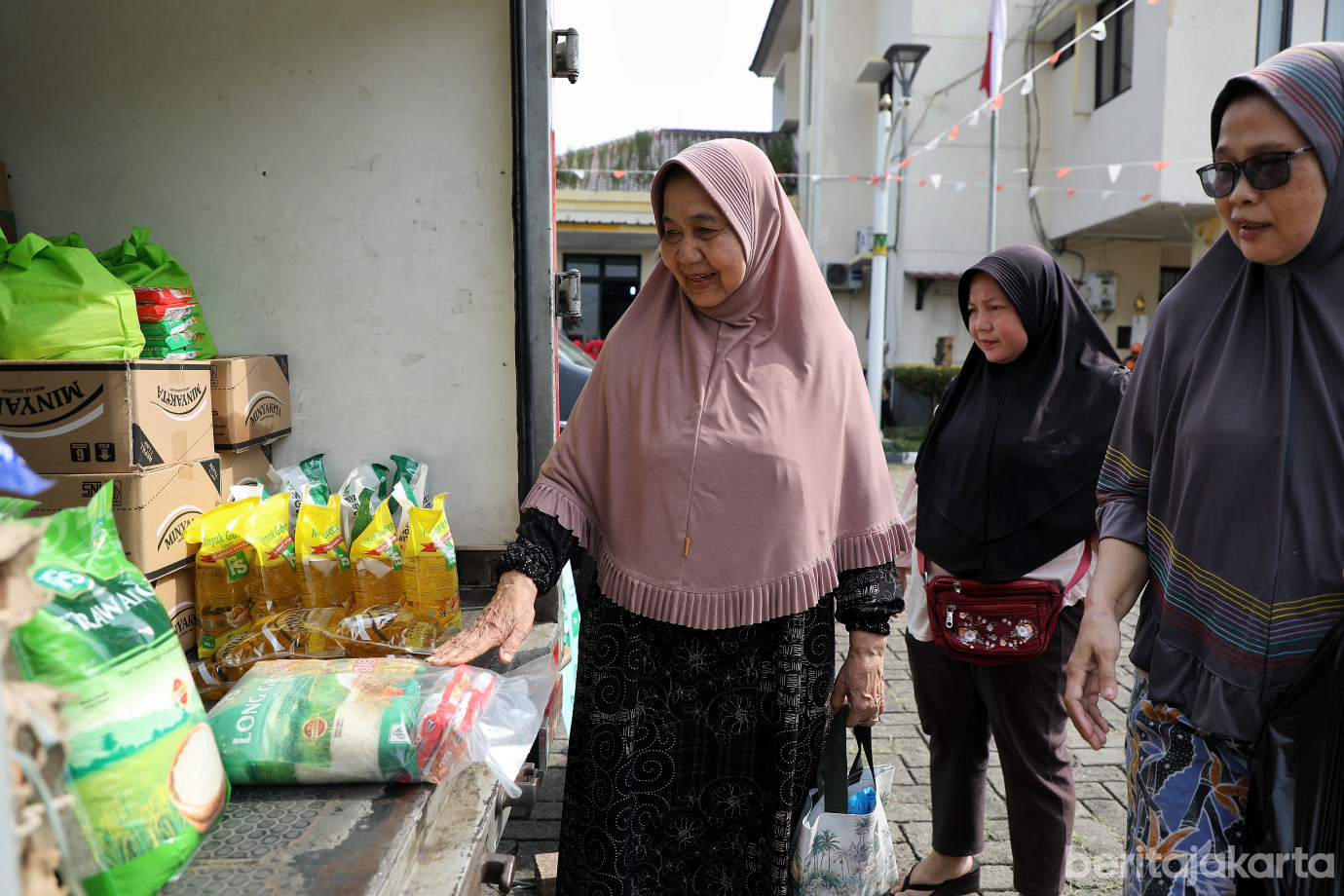 2.Food Station Gelar Pasar Murah di Lima Lokasi.jpg