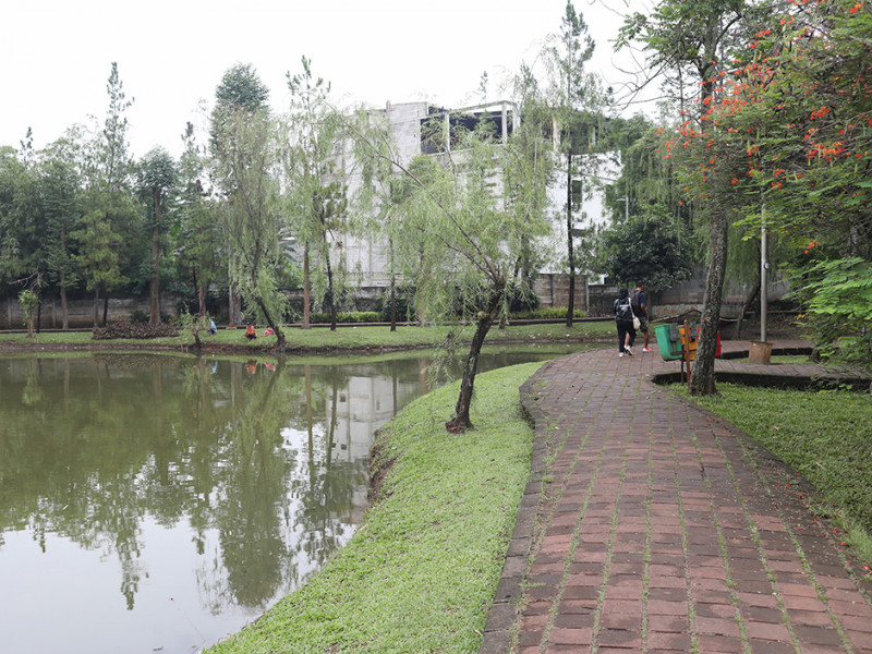 taman-bambu-setu-cipayung-02.jpg
