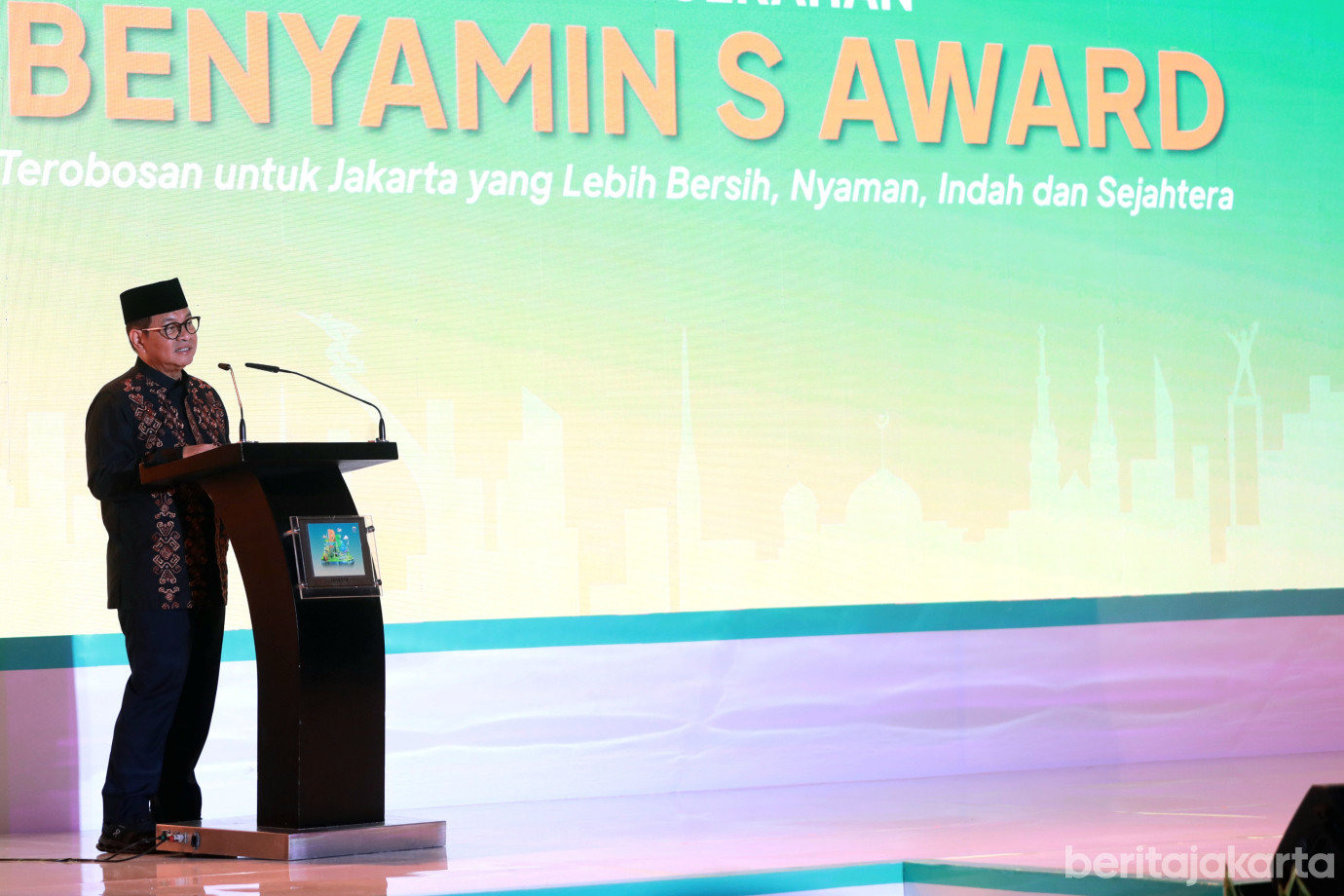 8-2benyaminS award.jpg