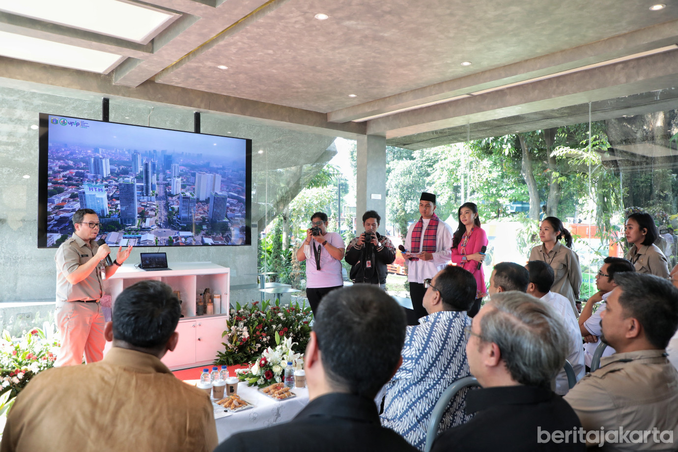 5.Wagub Resmikan Digital Lounge Jakhabitat (1).jpg