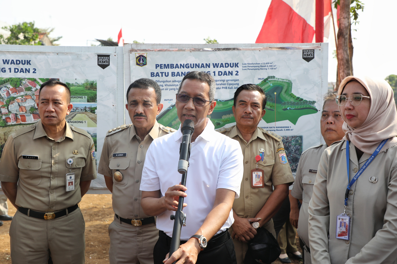 5.Pj Gubernur Tanam Pohon di Waduk Bangkong.jpg