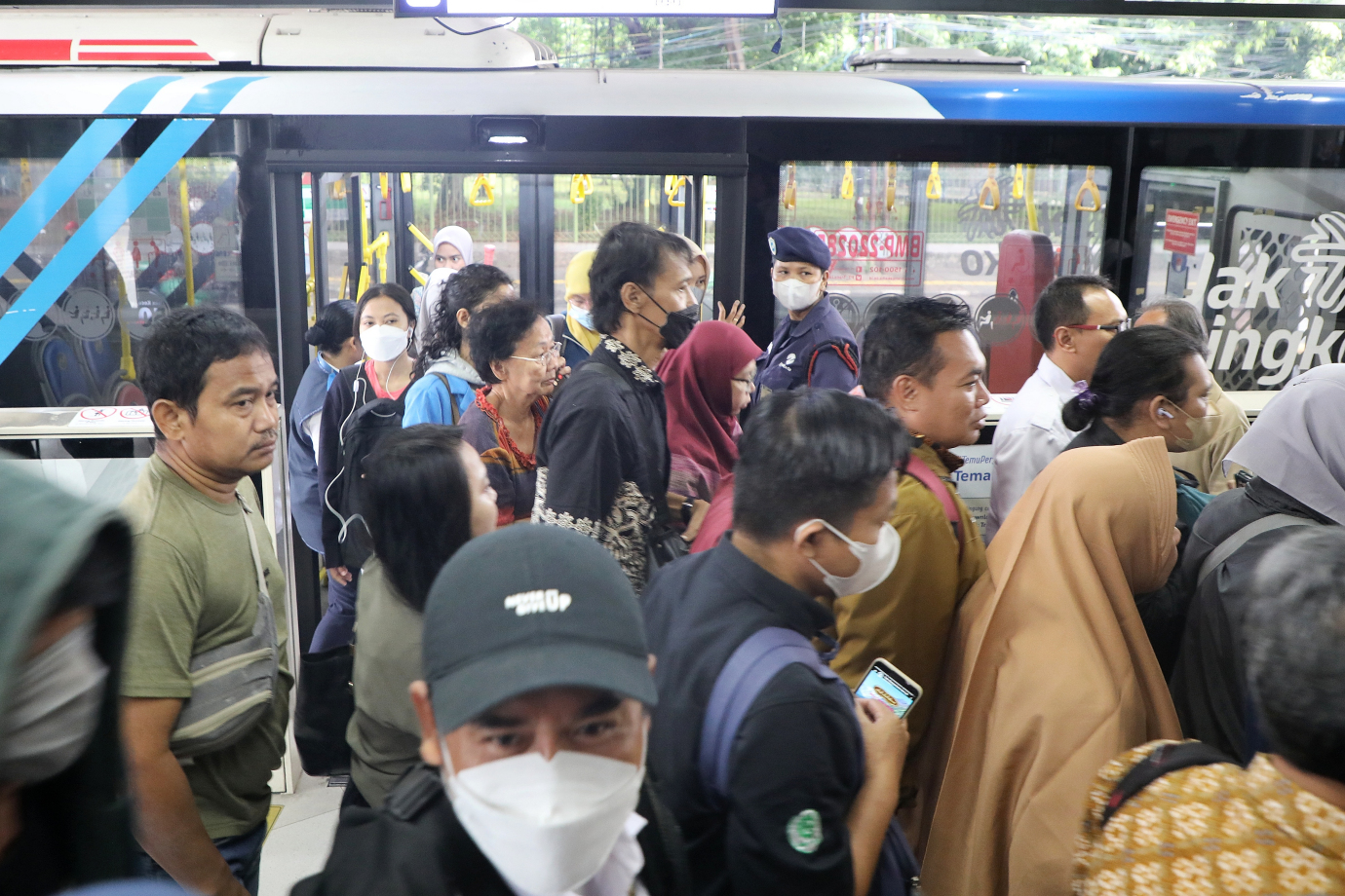 3.Munjirin Naik Transum Menuju Kantor Wali Kota Jakarta Timur.jpg