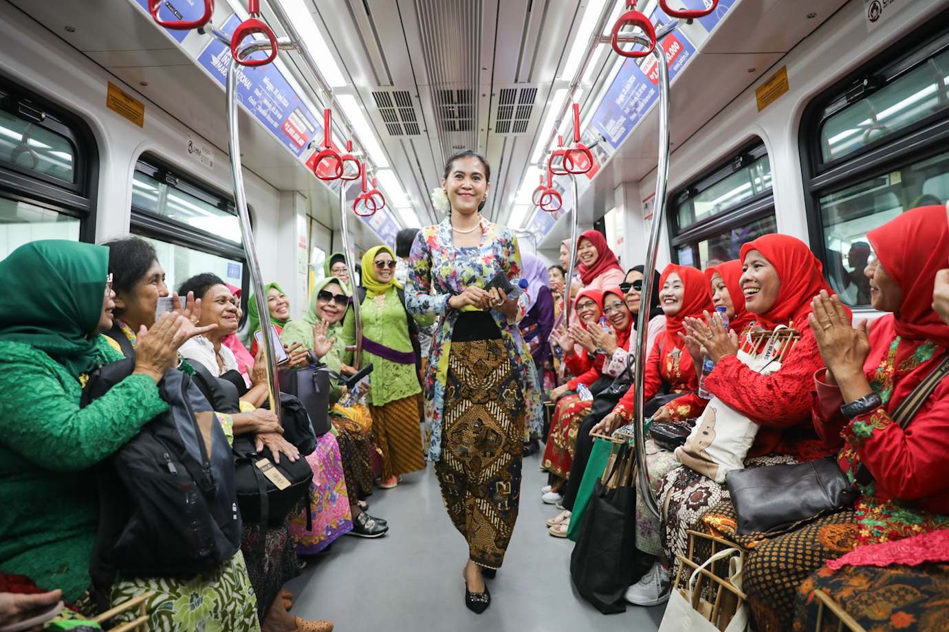 6 Kebaya LRT-6.jpg