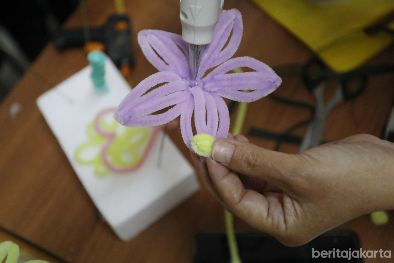 pelatihan-buket-bunga-kawat-bulu-04.jpg