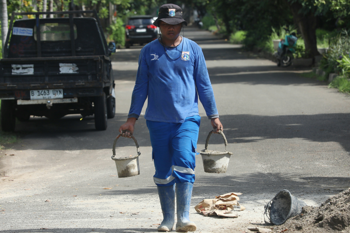 2 Satpel SDA Kelapa Gading Bangun Tanggul_2.jpg