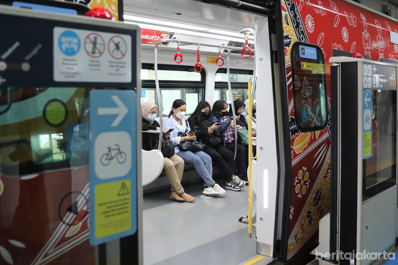 7 Transportasi Jakarta-7.jpg