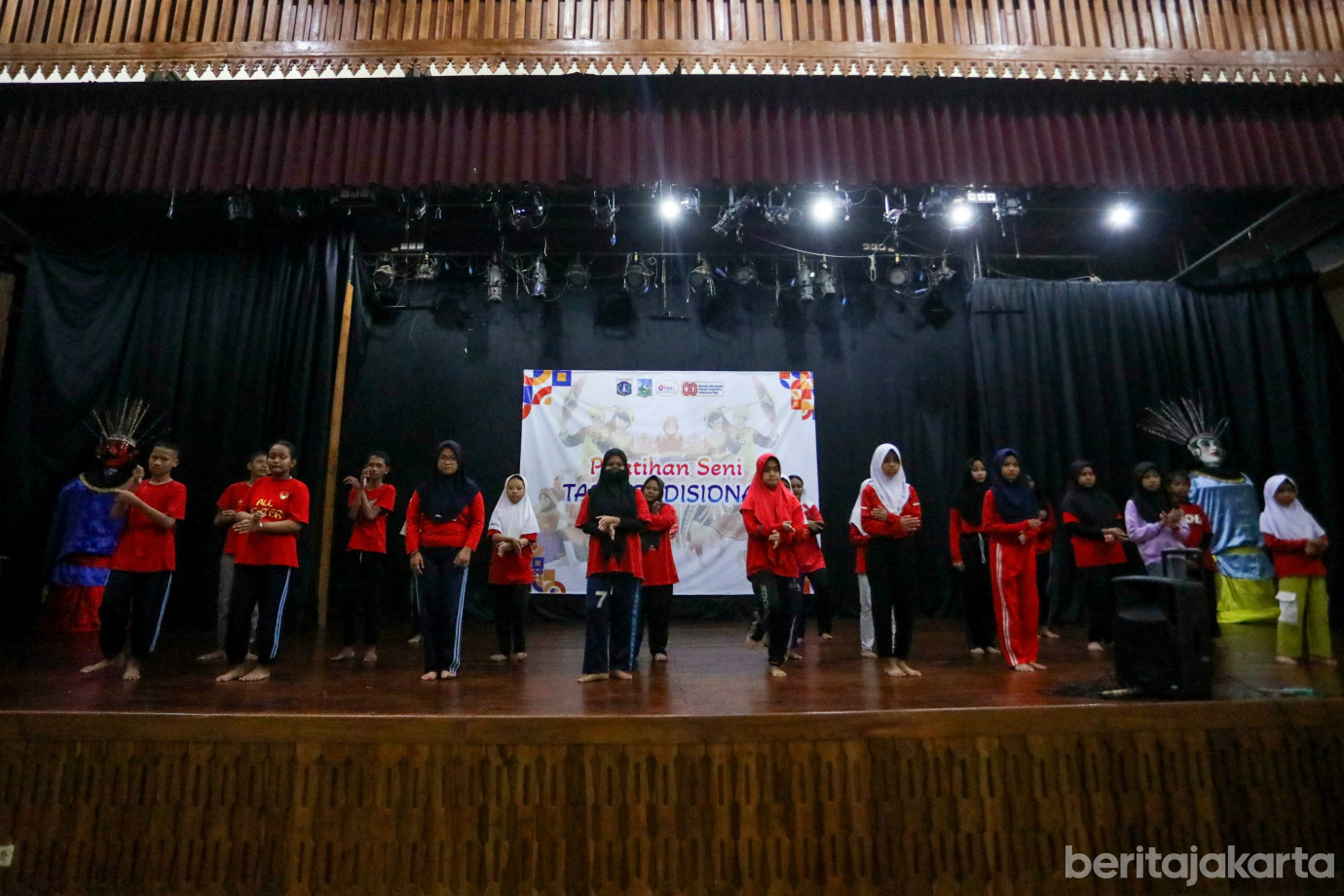 3 Sudin Kebudayaan Jakpus Gelar Pelatihan Tari Tradisional bagi Murid SLB_3.jpg
