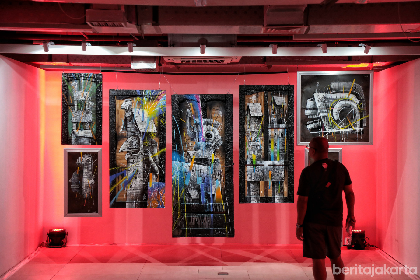 3.Melihat Pameran Seni Bertajuk _Pinata_ Karya Herzven.jpg