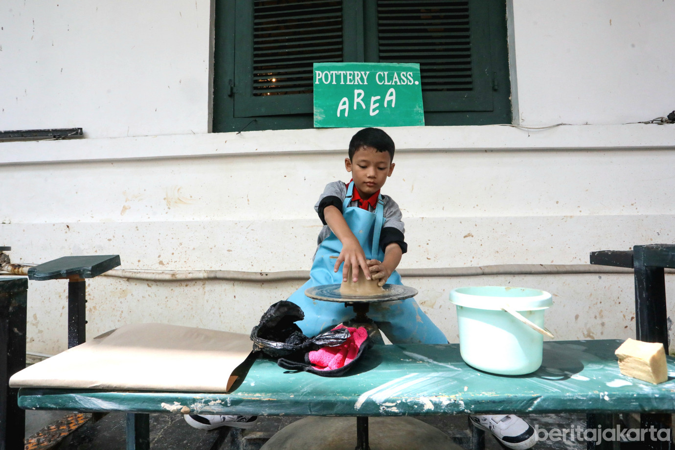 2 Belajar Membuat Gerabah Jadi Pilihan Wisata Edukatif Liburan Nataru_2.jpg