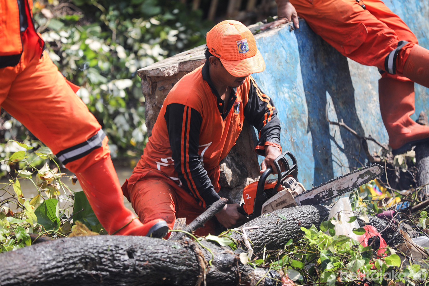 Tanggul jebol jatipadang-6.jpg