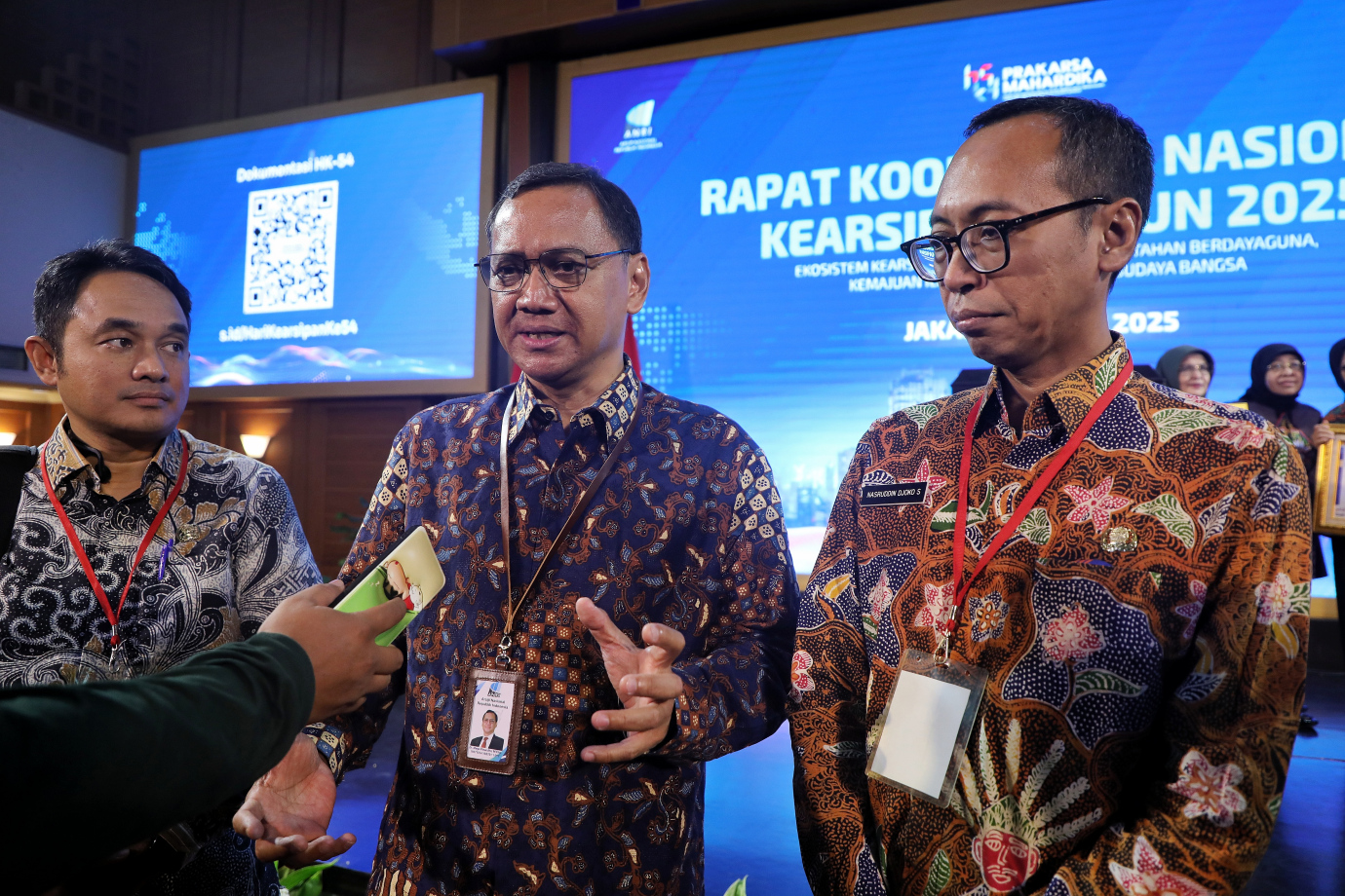 6.Dispusip DKI Jakarta Terima Penghargaan Dari ANRI.jpg