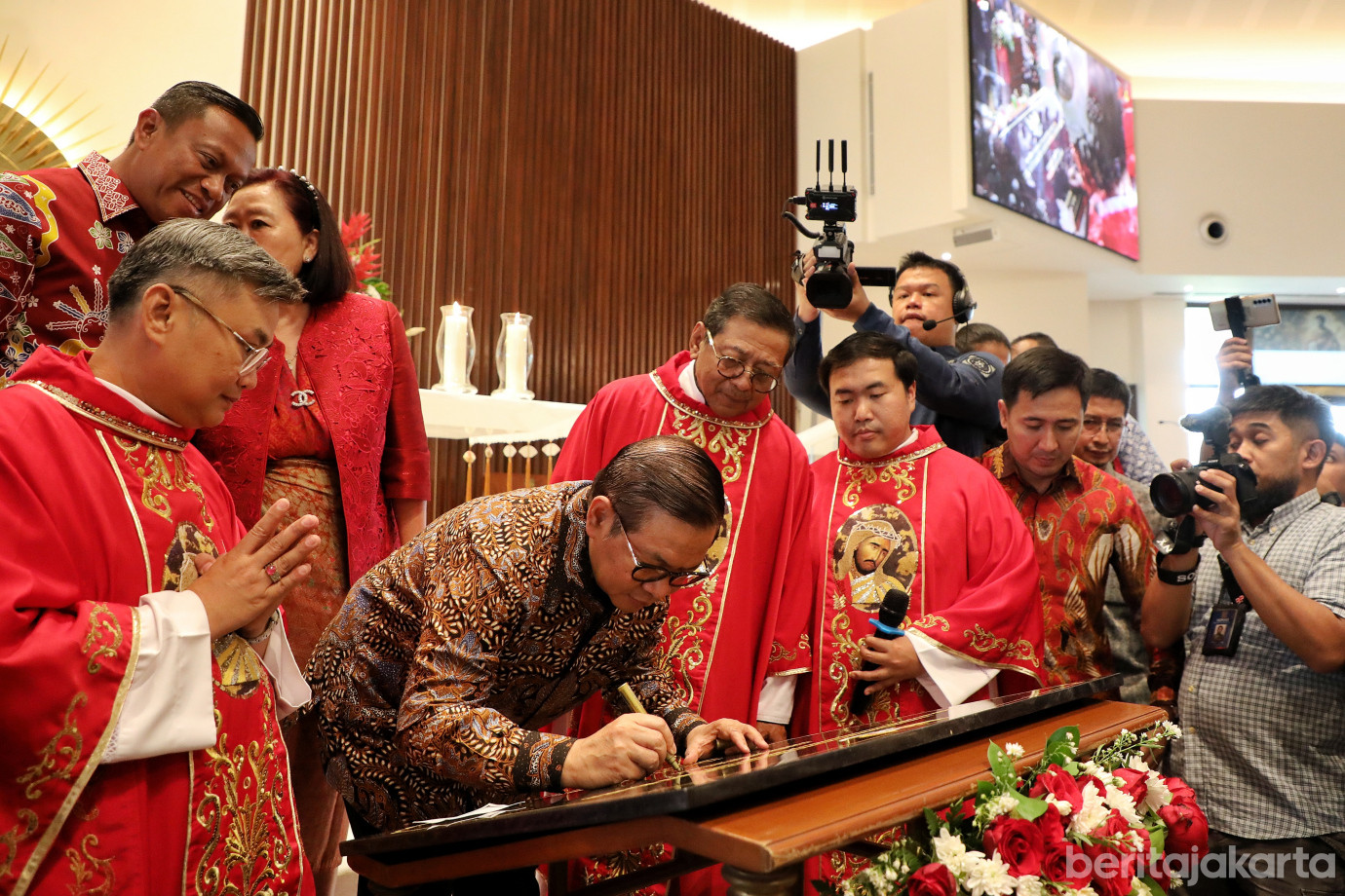 7.Pramono Resmikan Gereja Katolik Kalvari Paroki Lubang Buaya .jpg