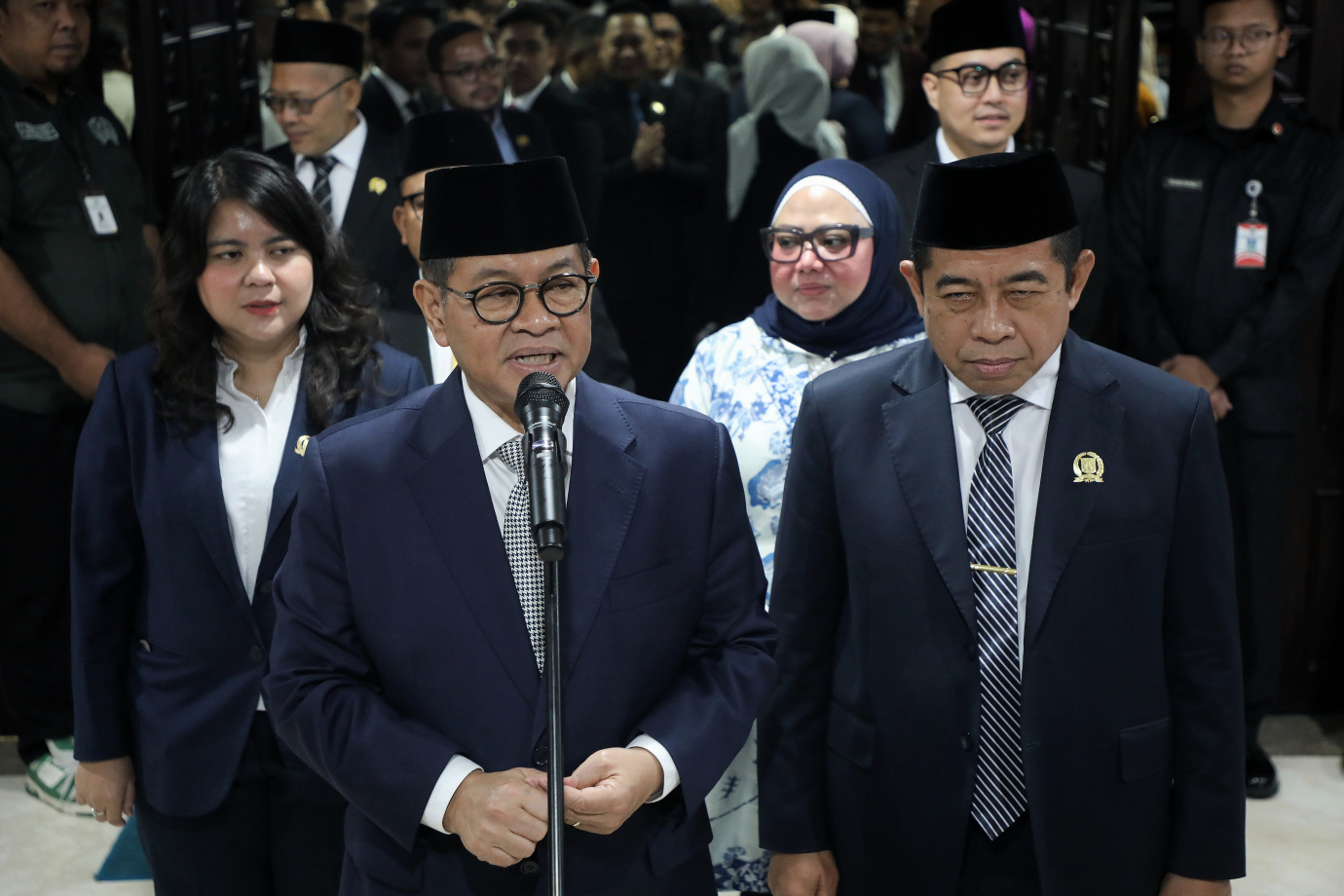 7.Gubernur Sampaikan Jawaban Atas Pandangan Fraksi-Fraksi.jpg