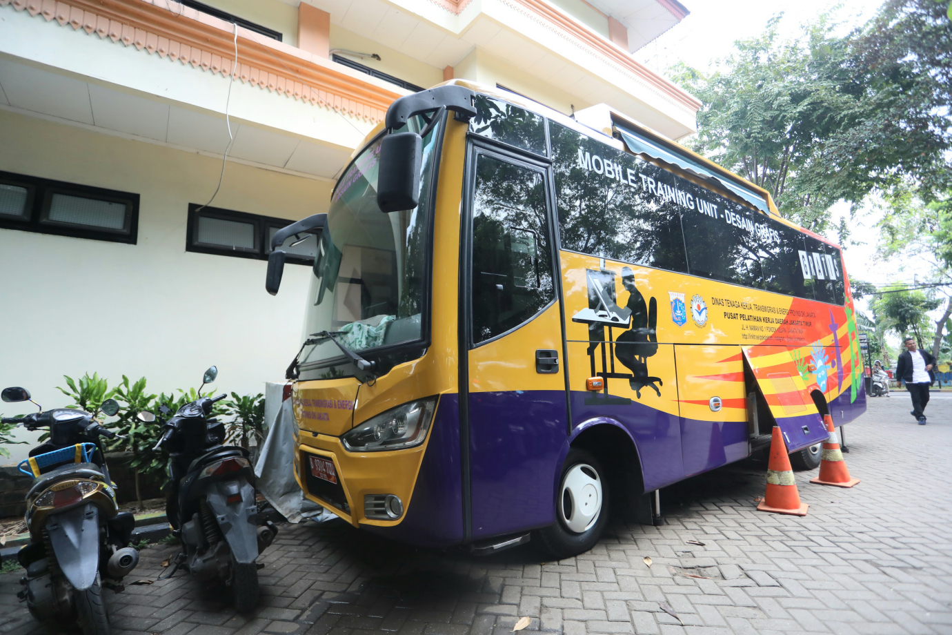 1 10 Warga Penggilingan Ikuti MTU Design Grafis_1.jpg