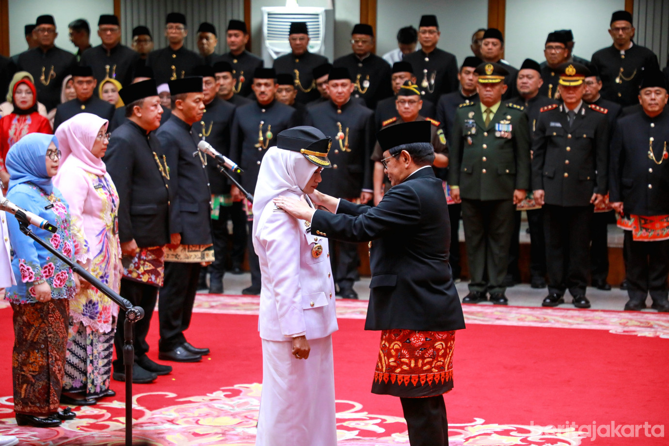7-1pelantikanIIN.jpg