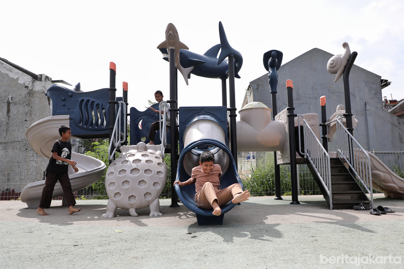 1.Melihat Kelurahan Setu Pemenang Kategori Indah.jpg